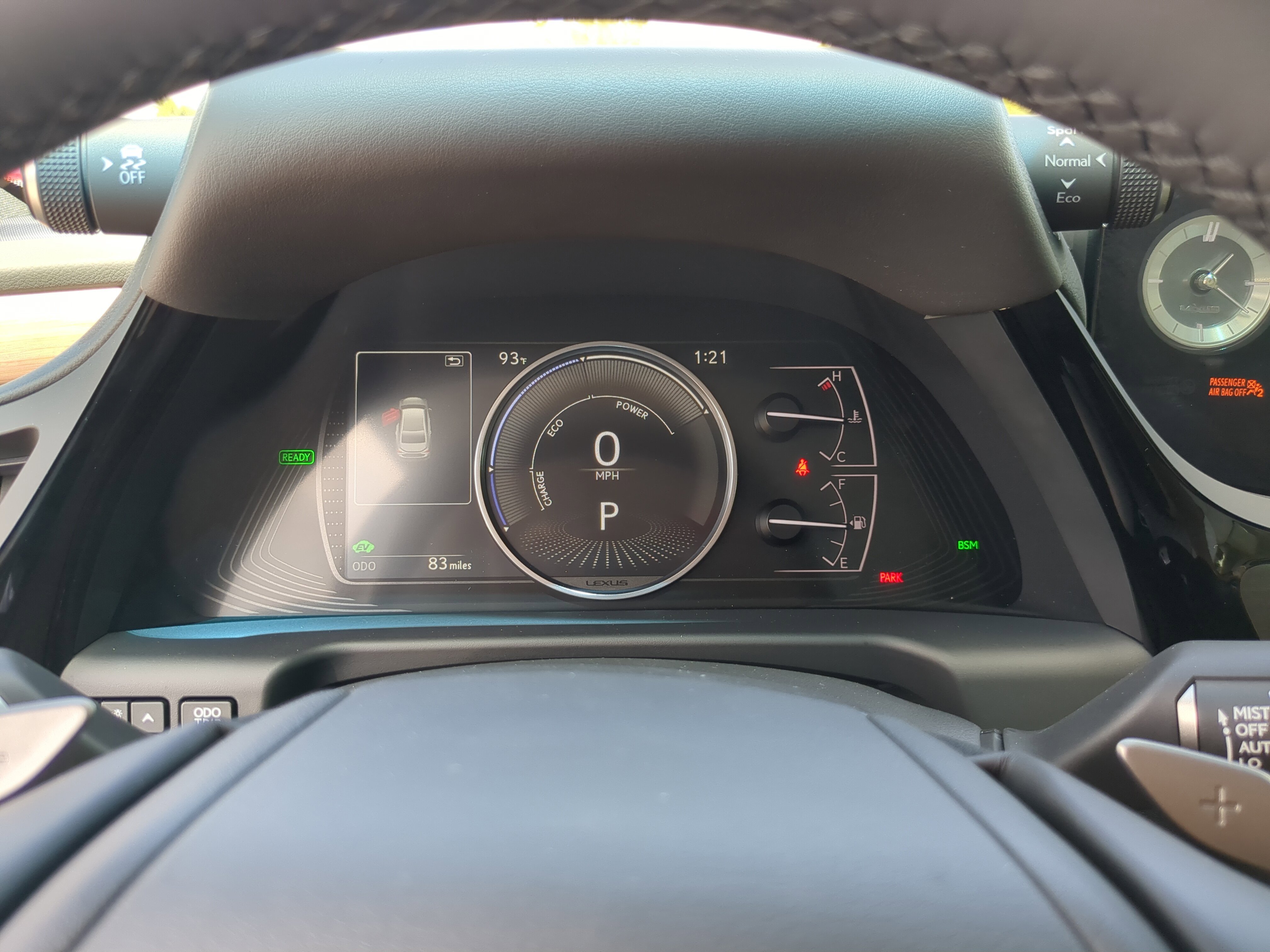 2025 Lexus ES 300h photo 26