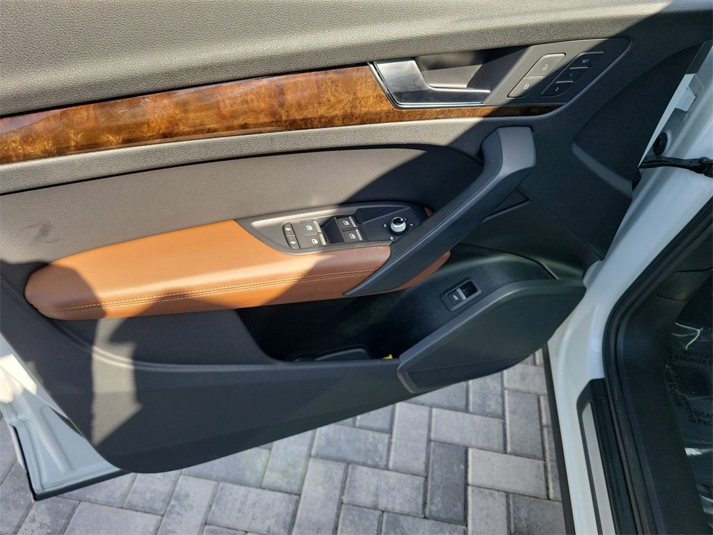 2019 Audi Q5 2.0T Premium Plus photo 18