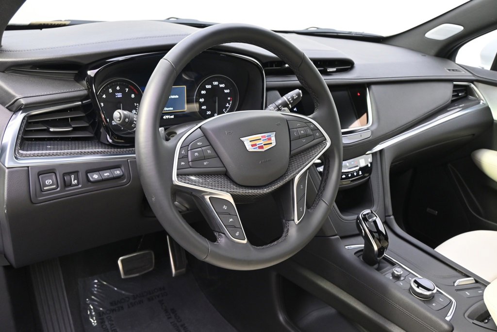 2025 Cadillac XT5 Sport photo 11