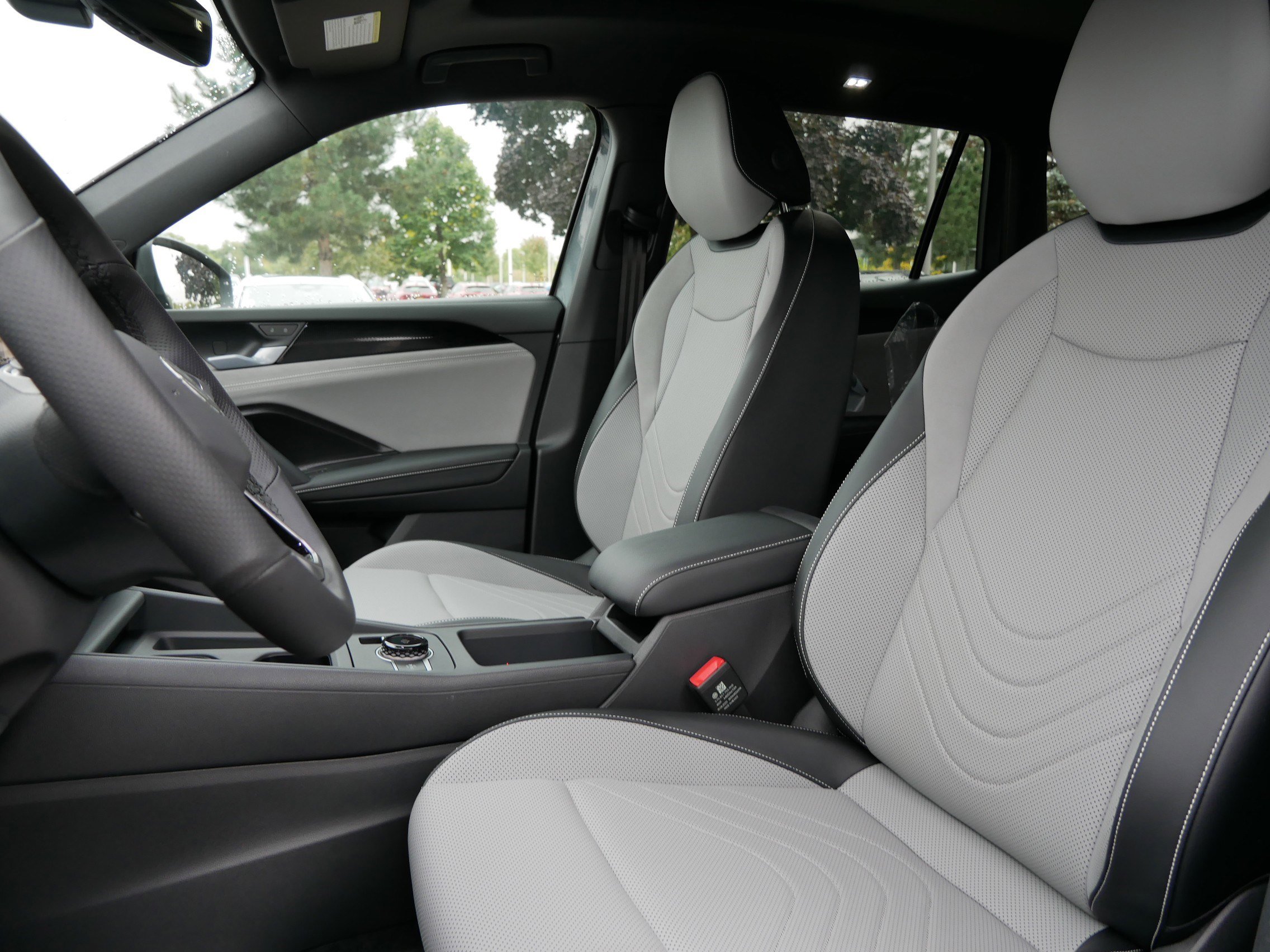 2025 Volkswagen Tiguan SE R-Line Black photo 3