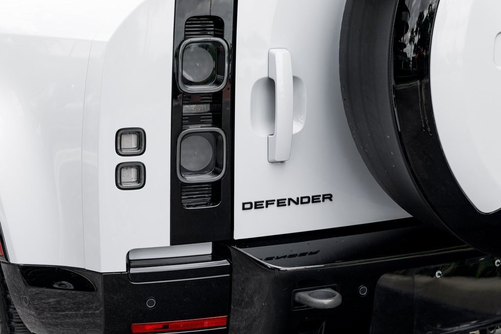 2023 Land Rover Defender 110 V8 110 Carpathian Edition photo 10