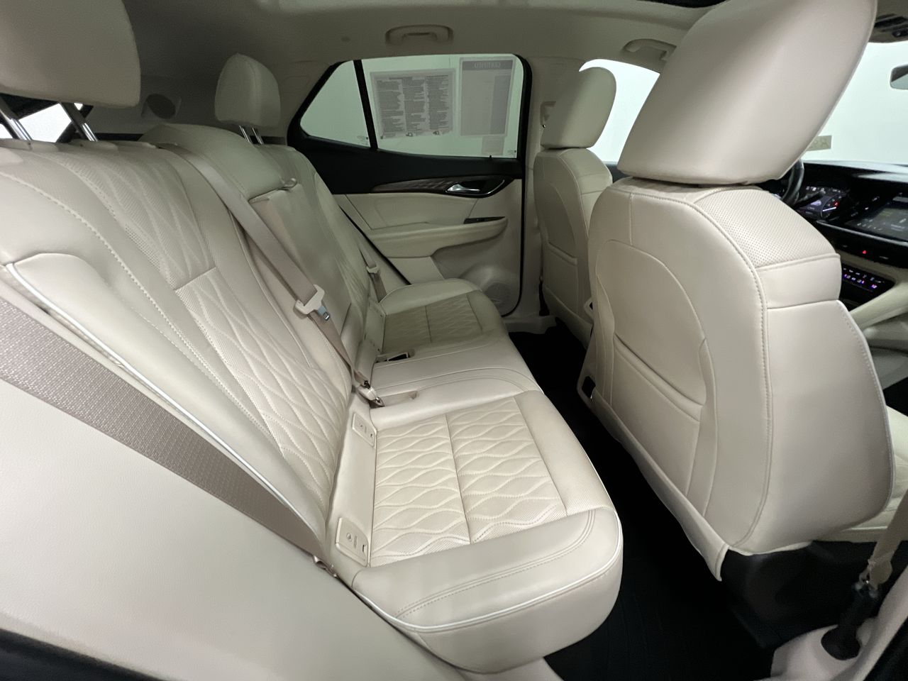 2022 Buick Envision Avenir photo 26