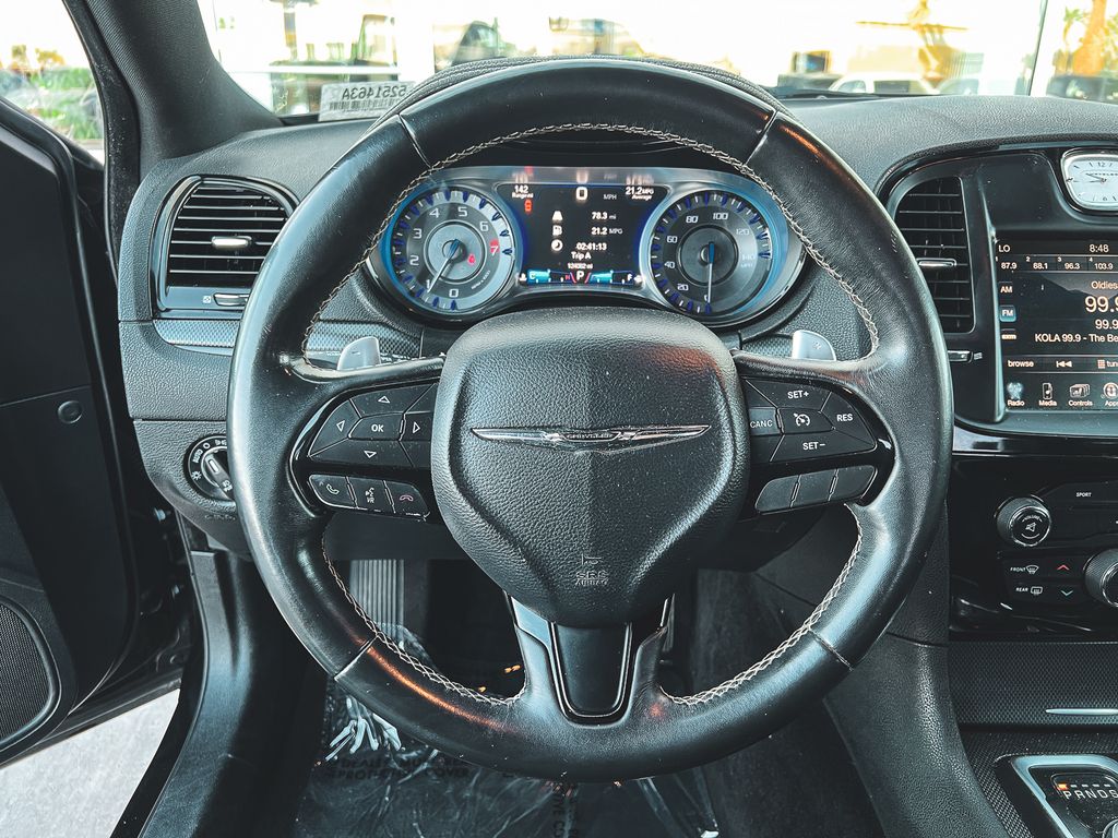2015 Chrysler 300 S photo 19