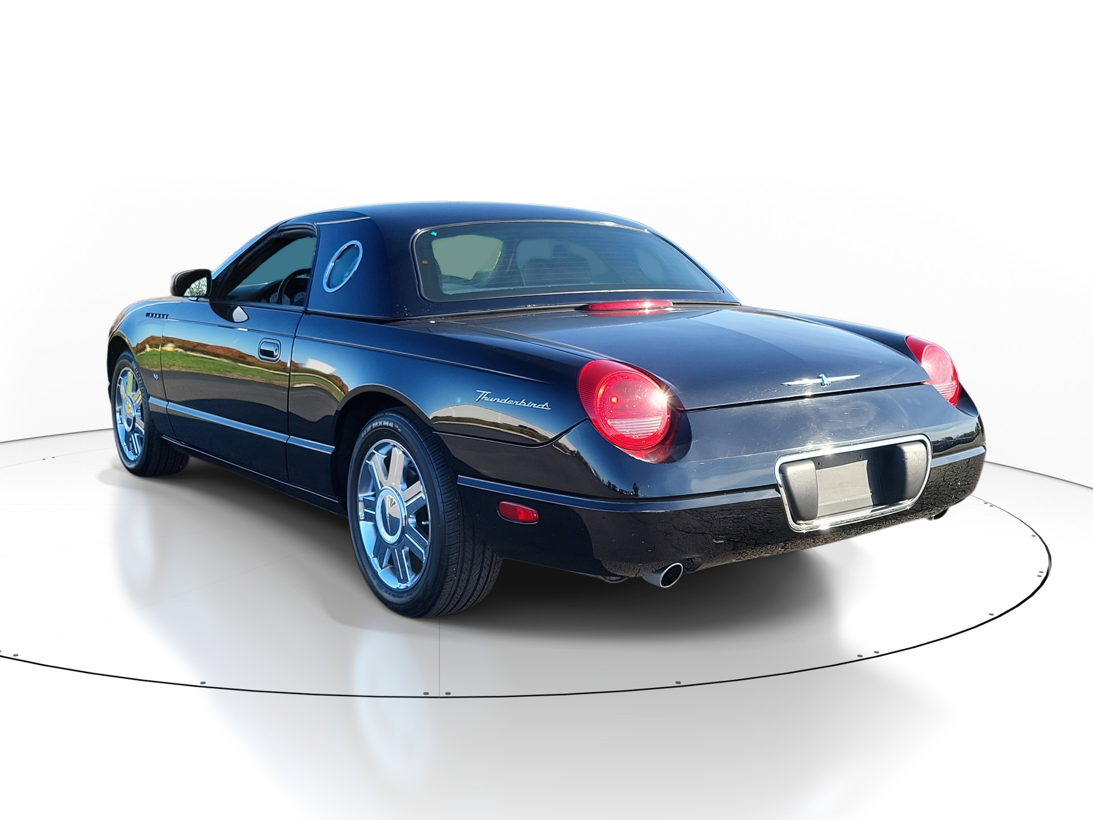 2004 Ford Thunderbird Deluxe photo 3