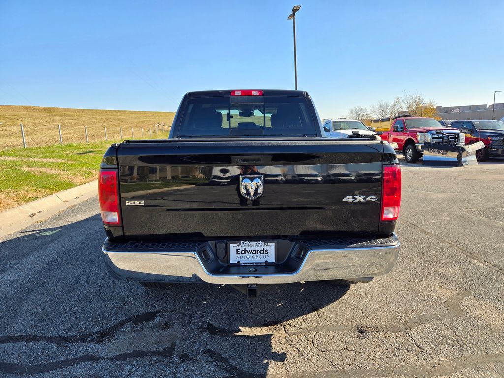 2020 Ram 1500 Classic SLT photo 4