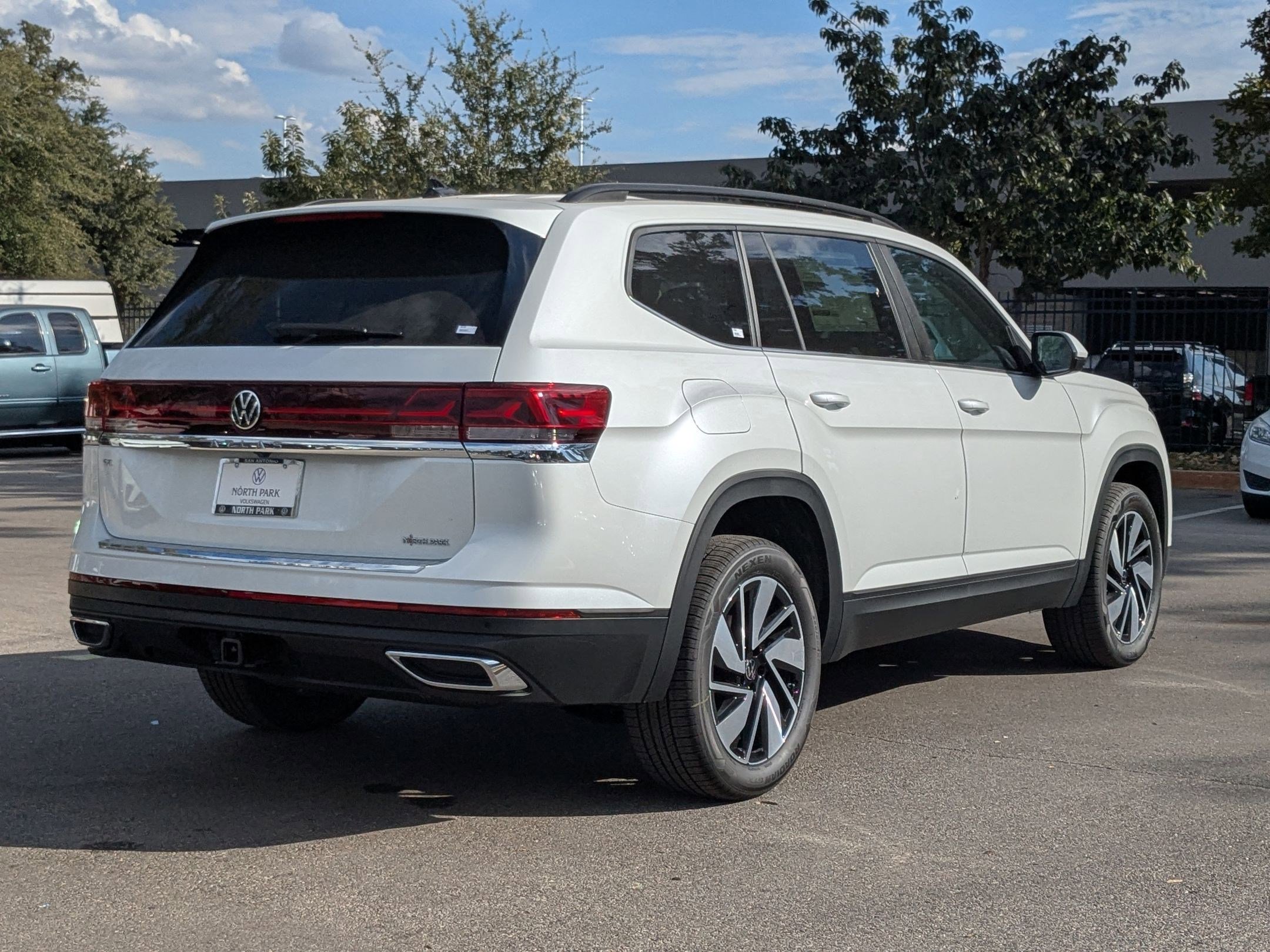 2026 Volkswagen Atlas SE Technology photo 2
