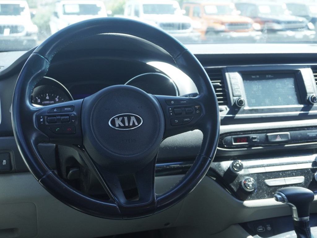2017 Kia Sedona LX photo 26