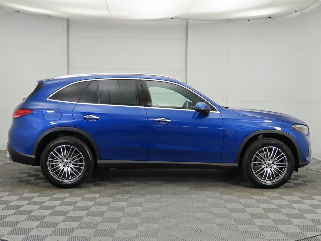 2026 Mercedes Benz GLC 300 4MATIC photo 4