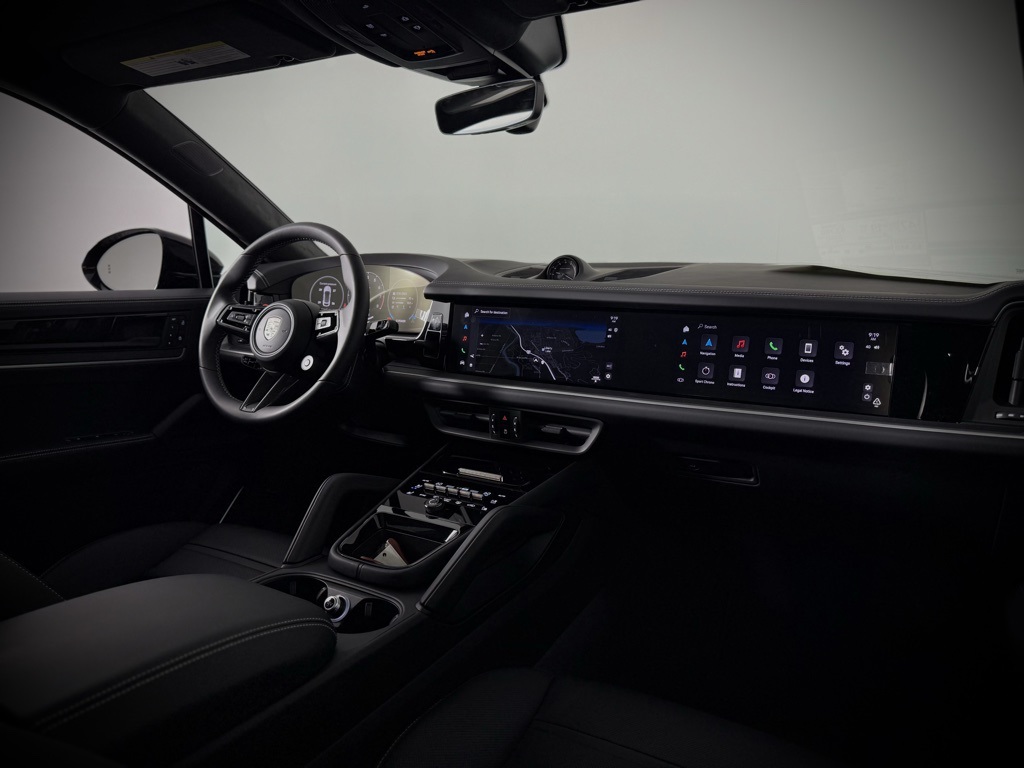 2025 Porsche Cayenne Turbo E-Hybrid Coupe photo 22