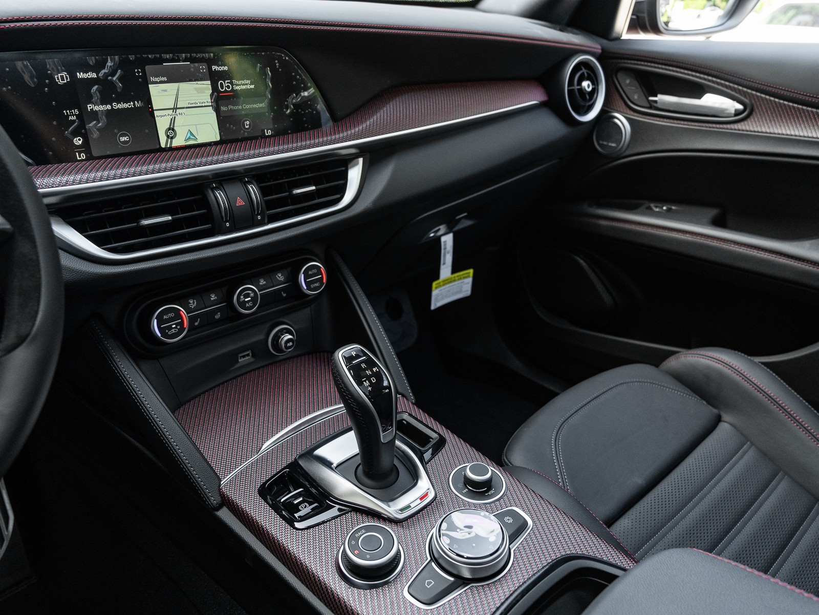 2024 Alfa Romeo Stelvio Quadrifoglio photo 9