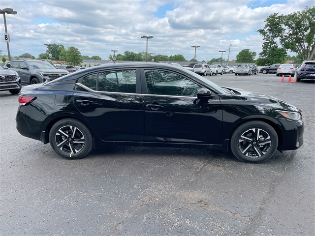 2025 Nissan Sentra SV photo 13