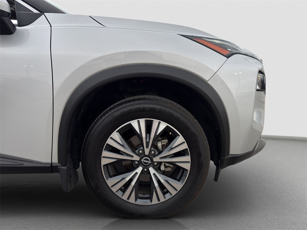 2022 Nissan Rogue SV photo 22