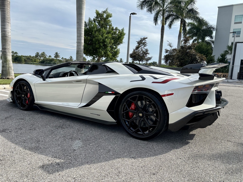 2020 Lamborghini Aventador SVJ Roadster photo 35