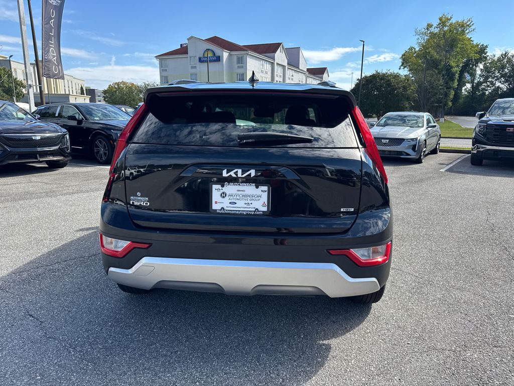 2024 Kia Niro LX photo 4