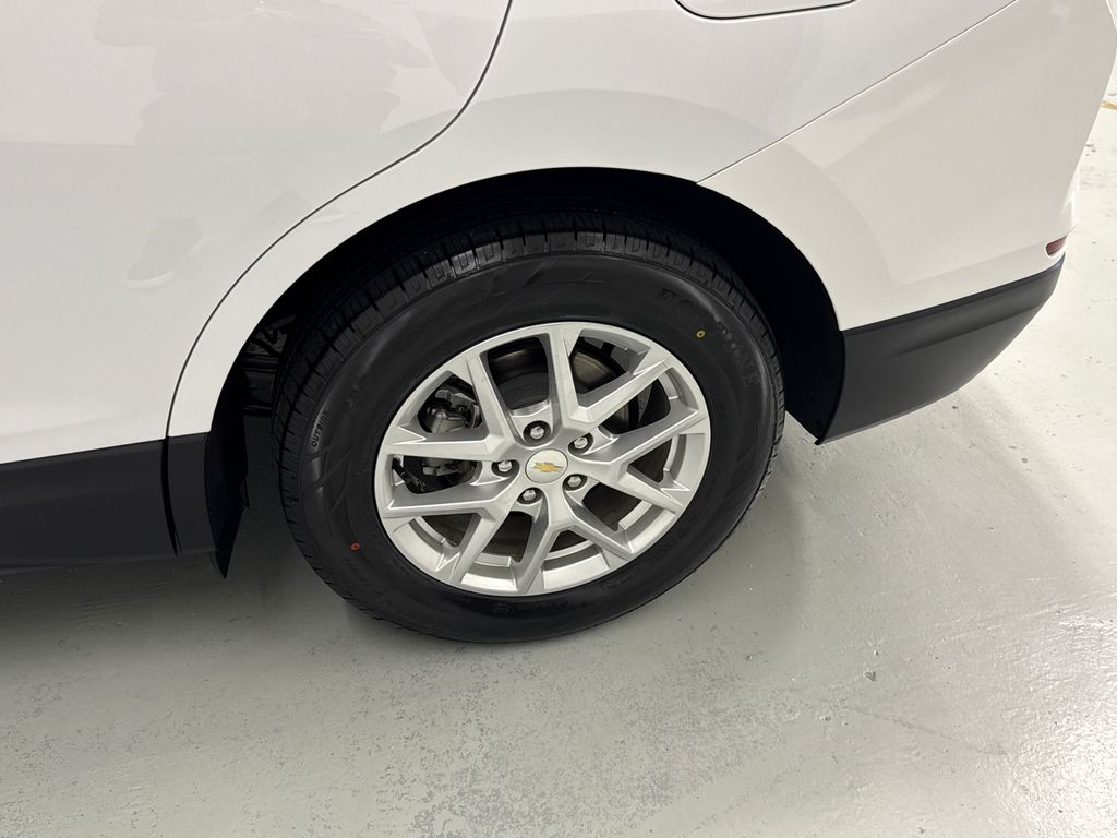2023 Chevrolet Equinox LS photo 10