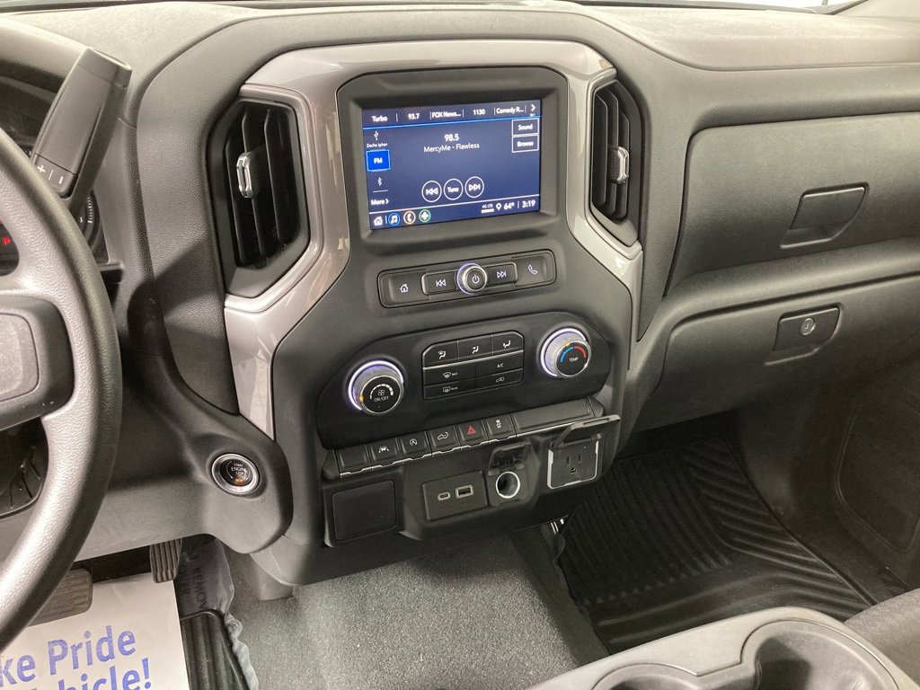 Used 2022 Chevrolet Silverado 1500 Custom with VIN 1GCPDBEK8NZ617643 for sale in Monticello, Minnesota