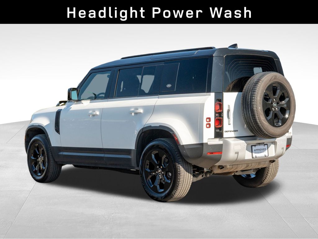 2024 Land Rover Defender 110 S photo 3