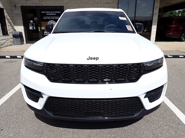 2023 Jeep Grand Cherokee Altitude photo 9