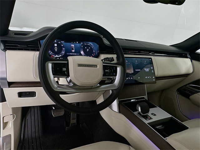 2025 Land Rover Range Rover SE photo 9