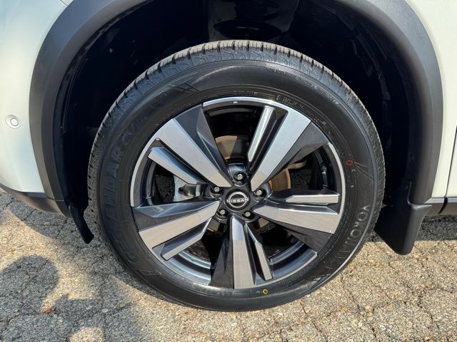 2023 Nissan Rogue SL photo 24