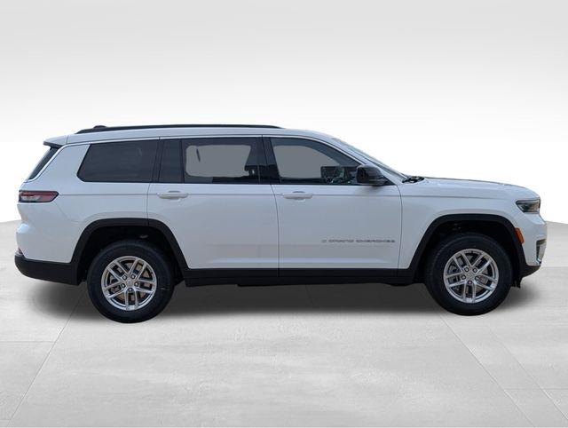 2025 Jeep Grand Cherokee Laredo X photo 6