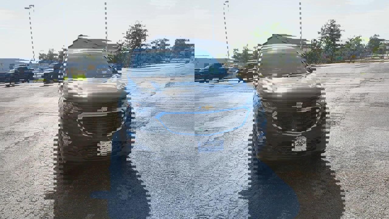 2021 Chevrolet Equinox LT photo 3