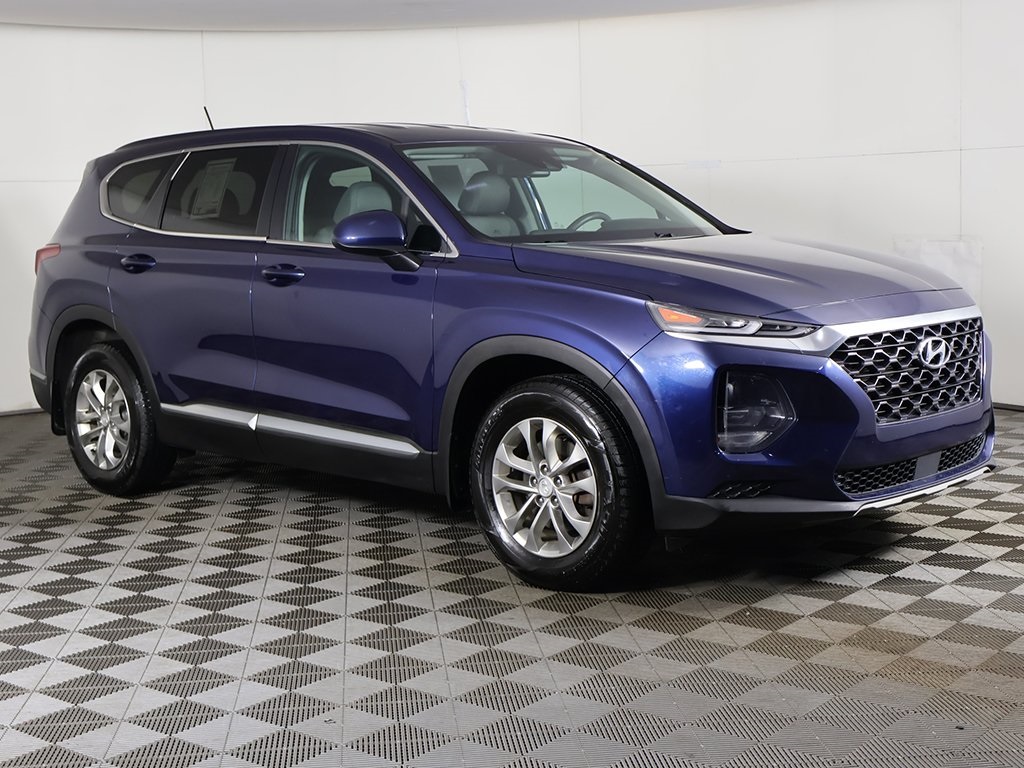 2020 Hyundai Santa Fe SE photo 2