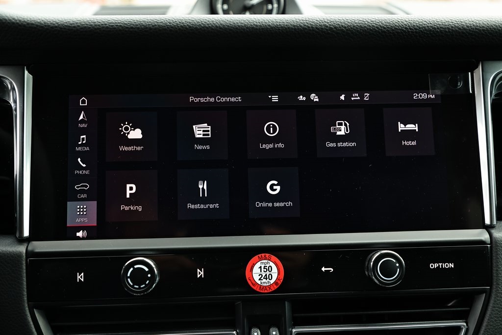 2025 Porsche Macan T photo 36