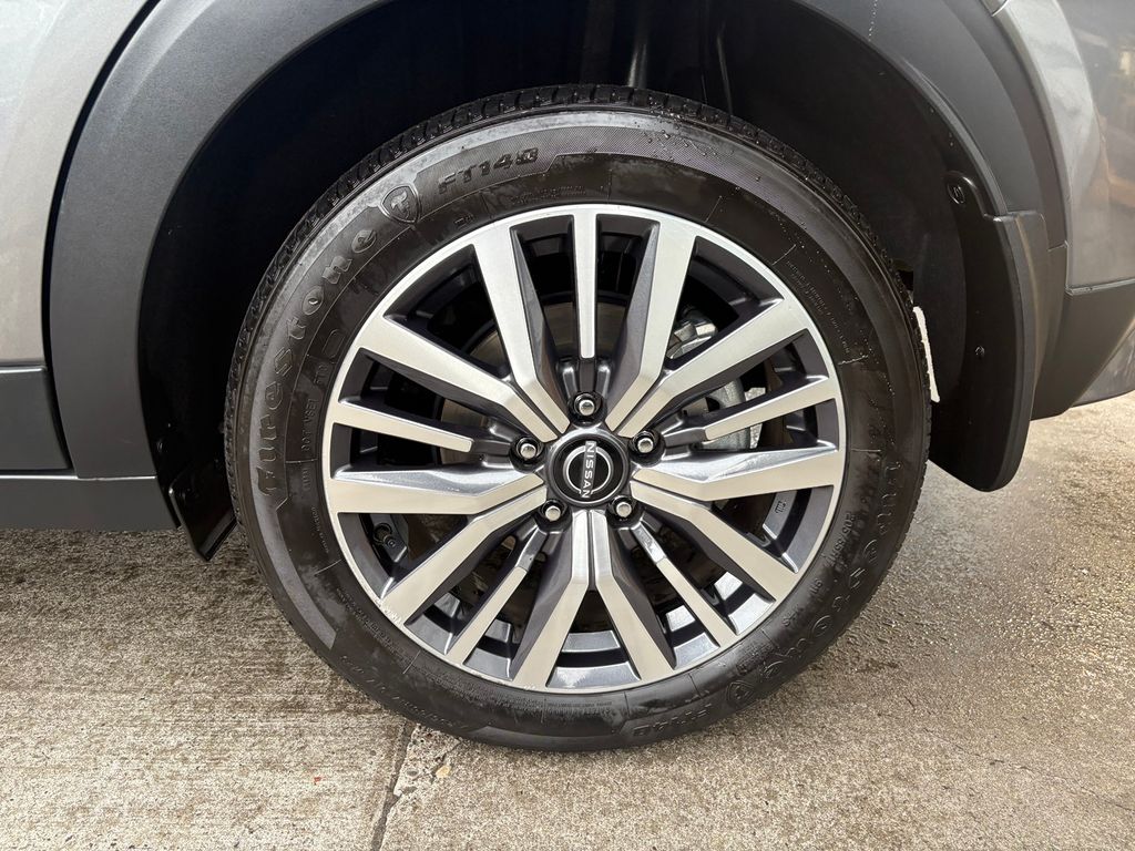 2023 Nissan Kicks SR photo 12
