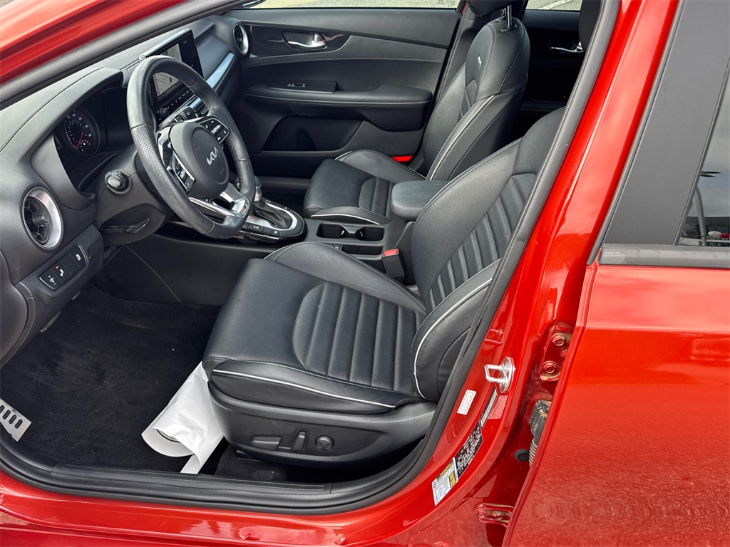 2023 Kia Forte GT-Line photo 9