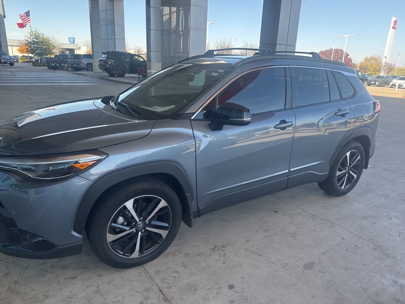 2025 Toyota Corolla Cross XSE's photo