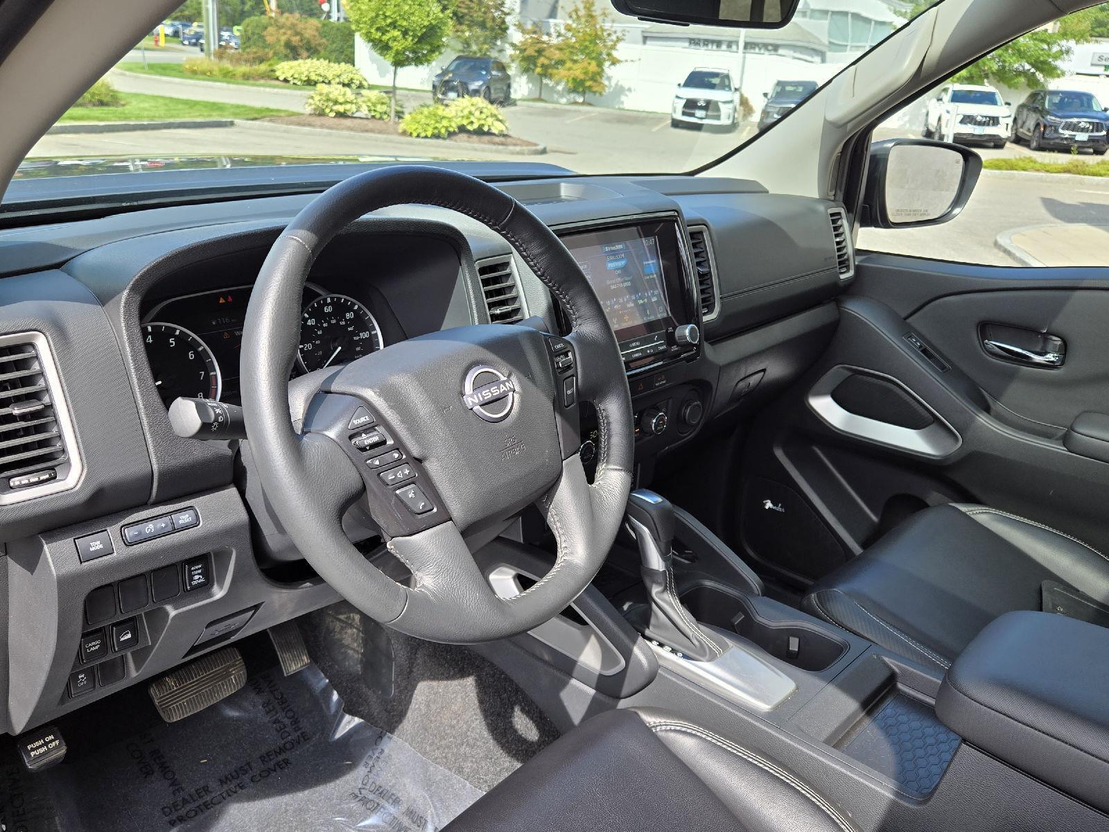 2024 Nissan Frontier SL photo 4
