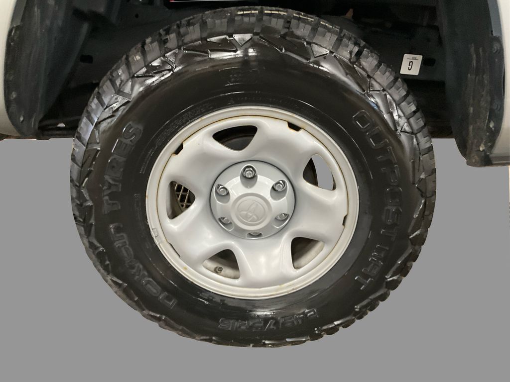 2022 Toyota Tacoma SR photo 11