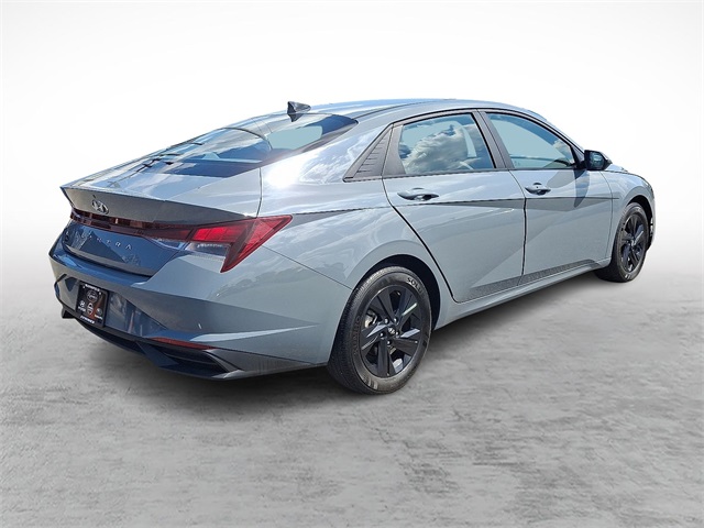 2023 Hyundai Elantra SEL photo 11