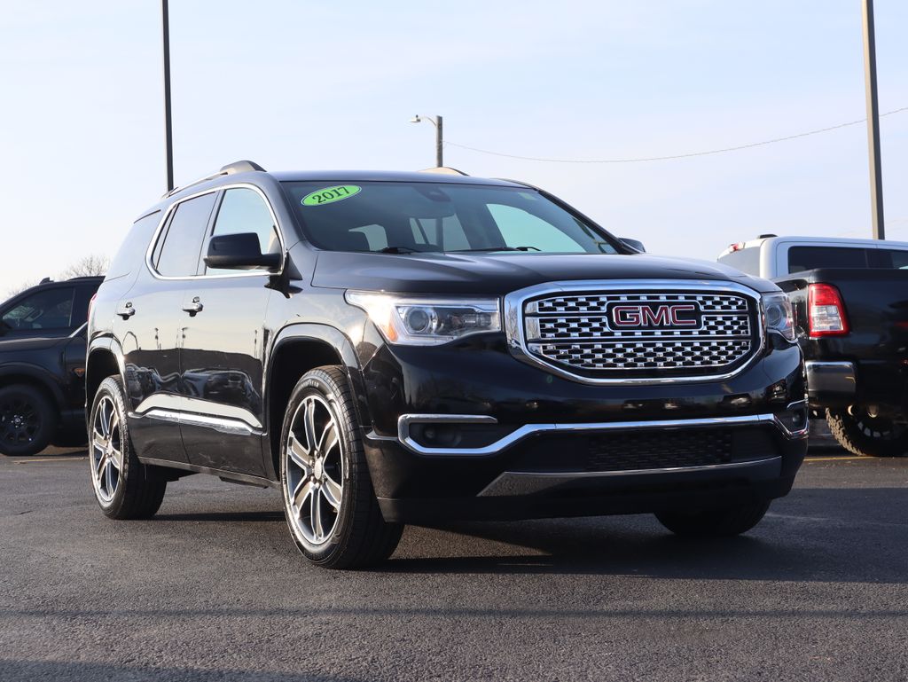 2017 GMC Acadia Denali's photo