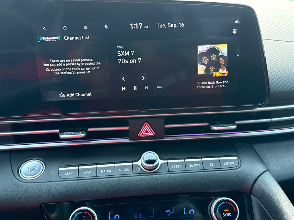 2024 Hyundai Elantra SEL photo 28