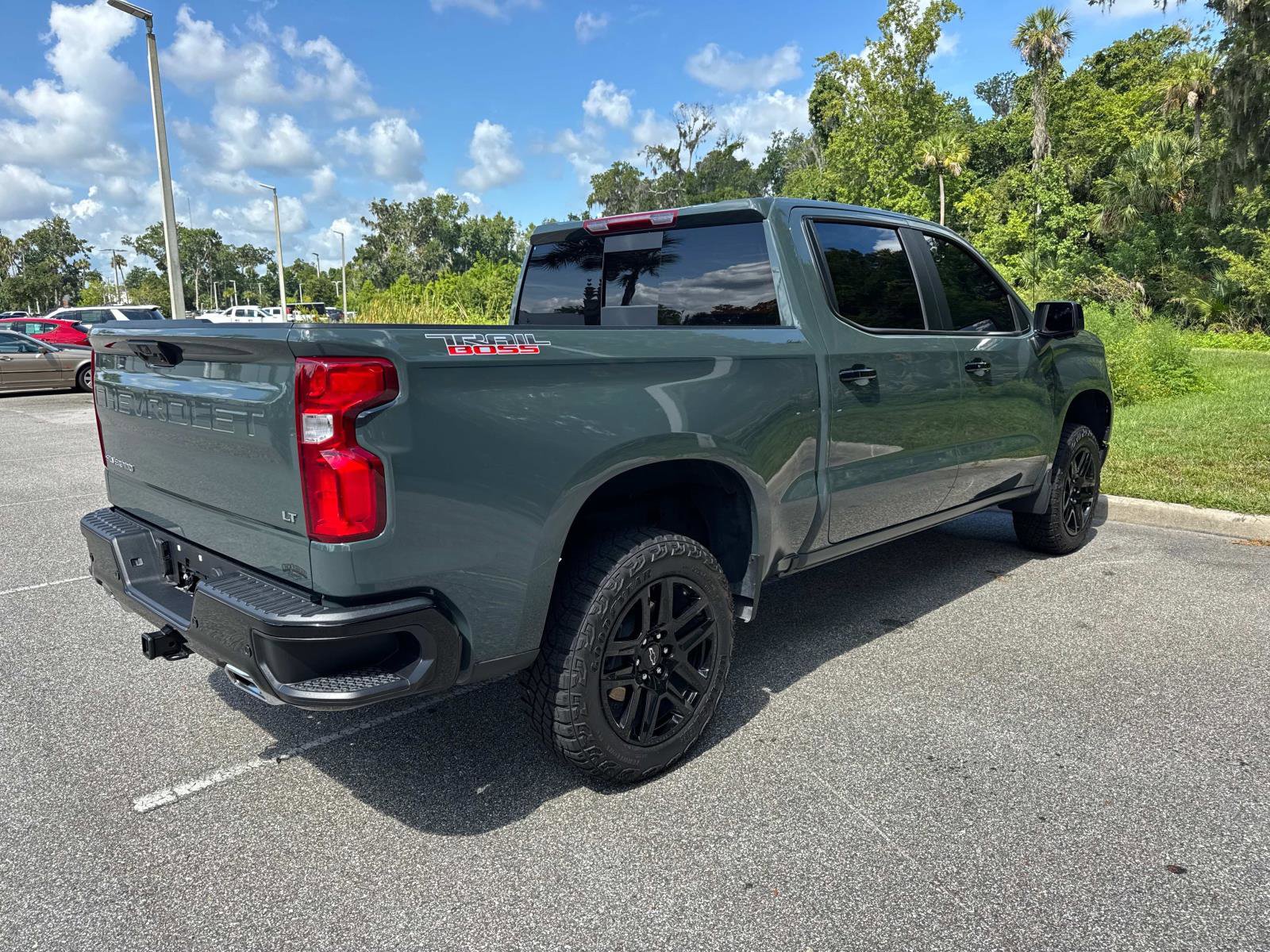 2025 Chevrolet Silverado 1500 LT Trail Boss photo 2
