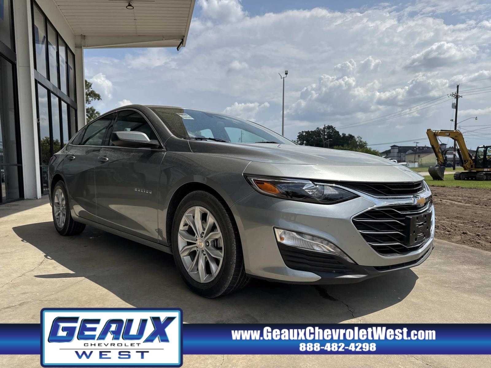 2024 Chevrolet Malibu 1LT photo 2