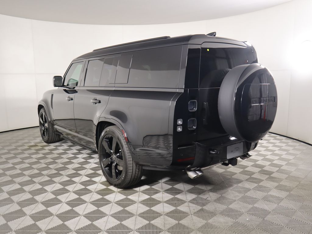 2025 Land Rover Defender 130 V8 photo 7