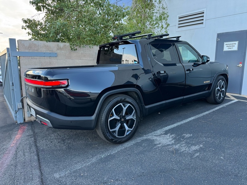 2023 Rivian R1T Adventure photo 3