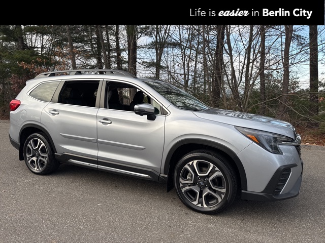 2023 Subaru Ascent Touring's photo