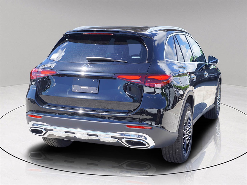 2026 Mercedes Benz GLC 300 photo 6