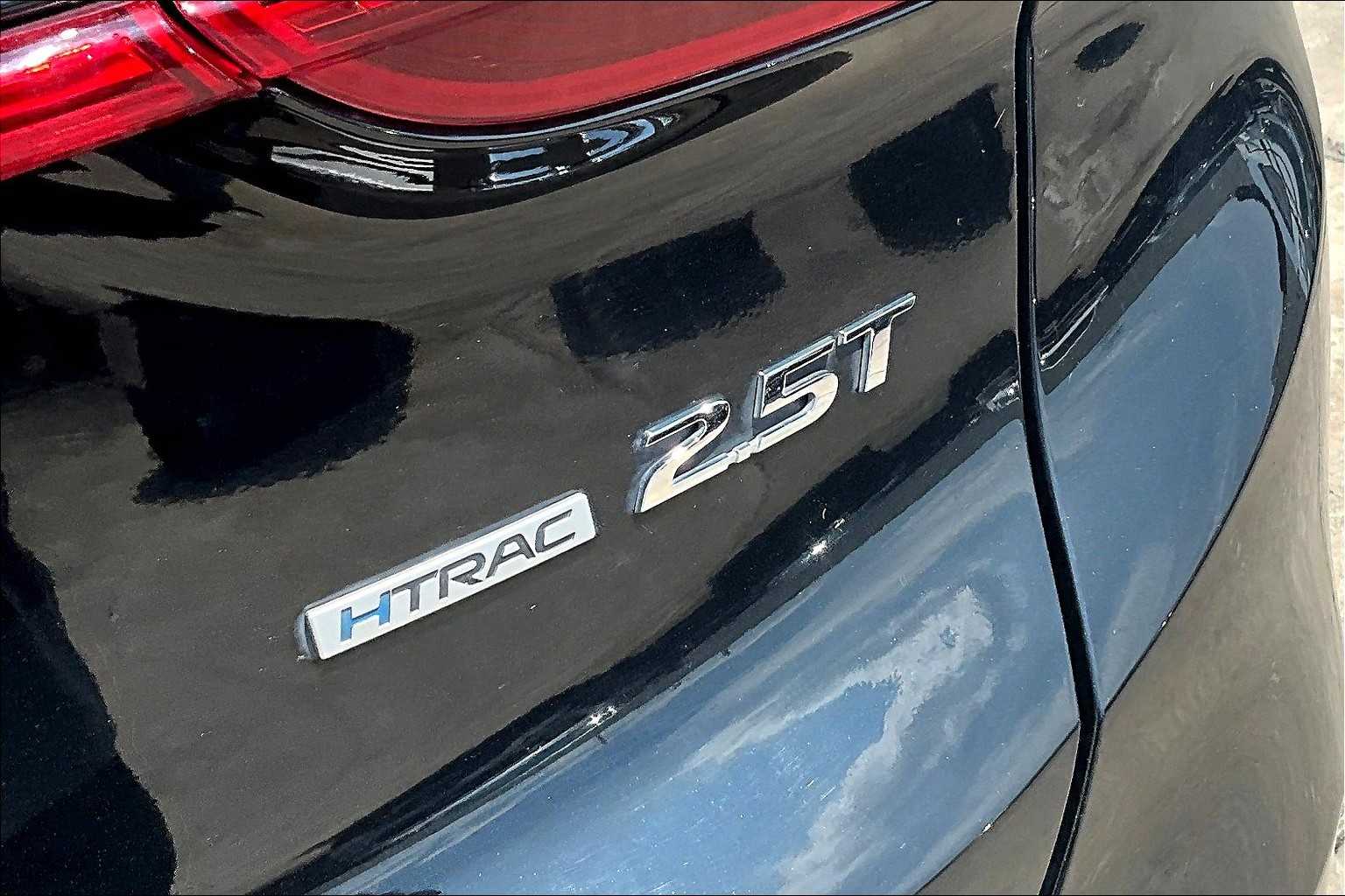 2022 Hyundai Santa Fe Limited Sport photo 9
