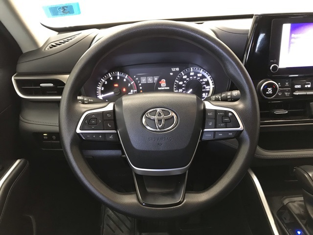 2023 Toyota Highlander L photo 18