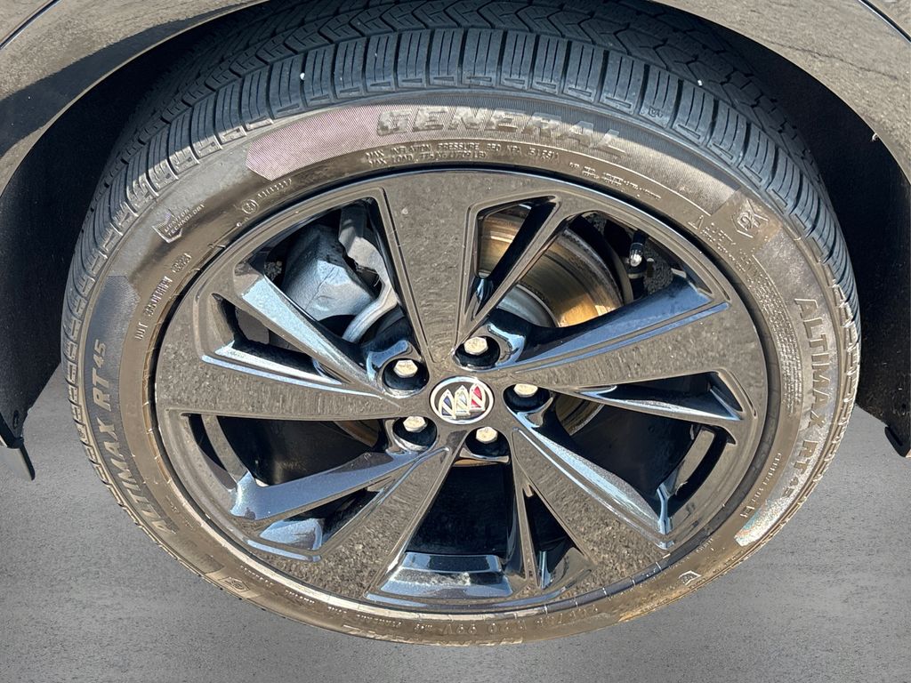 2022 Buick Envision Essence photo 12