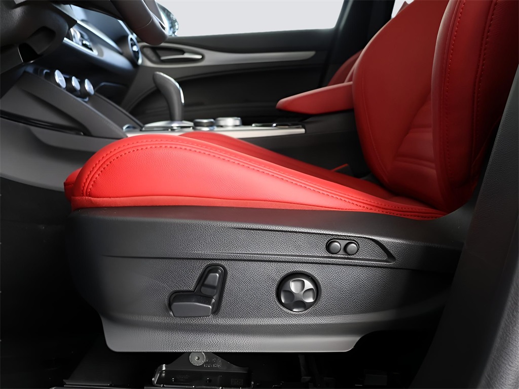2025 Alfa Romeo Stelvio Sprint Base photo 33