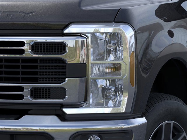 2025 Ford F-350 XLT photo 17