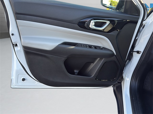2024 Jeep Compass Limited photo 6