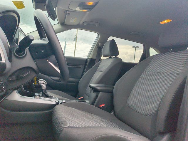 2023 Kia Seltos LX photo 19