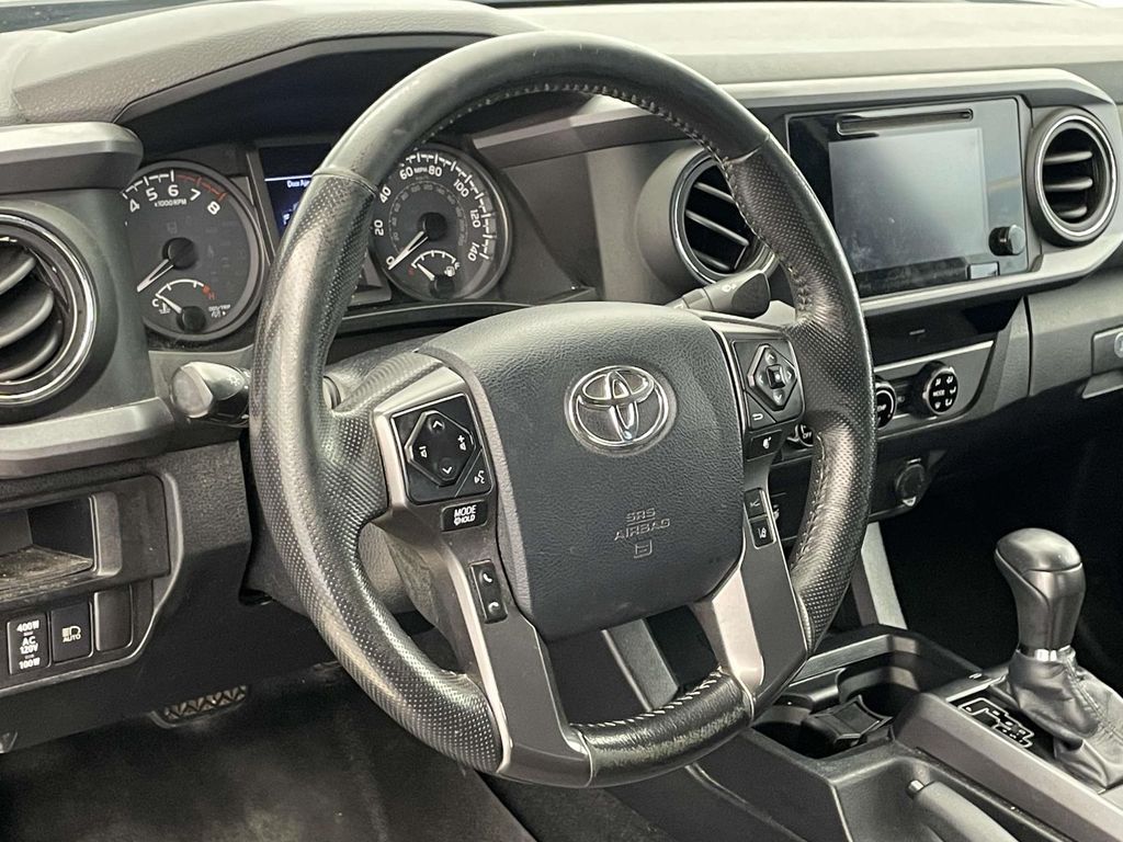 2018 Toyota Tacoma TRD Sport photo 4